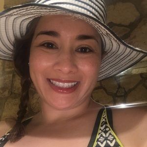 Meet your Posher, Lizbet